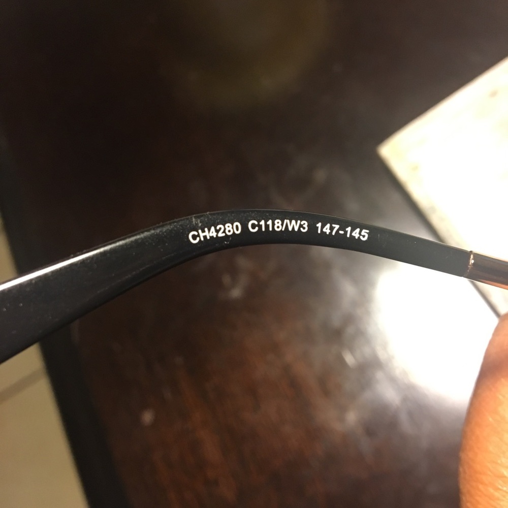 CHANEL SHADES - Picture 4 of 6